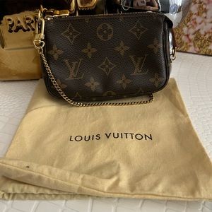 Louis Vuitton Mini Pochette